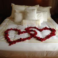 Romance / Anniversary / Honeymoon Package